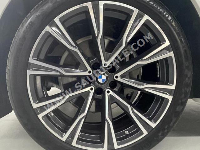 2022 BMW X Series 7