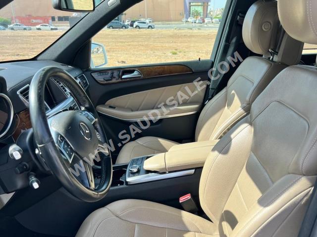 2016 مرسيدس - بنز جي إل 500 أي إم جي