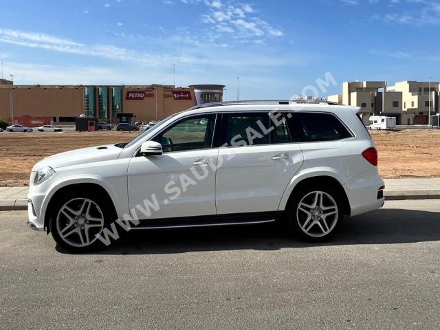 2016 مرسيدس - بنز جي إل 500 أي إم جي