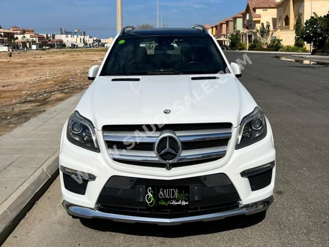 2016 مرسيدس - بنز جي إل 500 أي إم جي