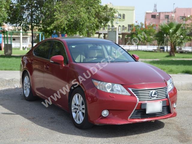 2013 لكزس إي إس 350