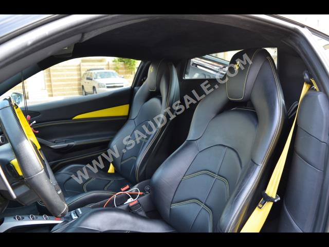 2016 فيراري 488 جي تي بي