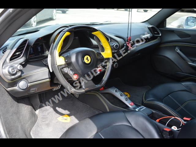 2016 فيراري 488 جي تي بي