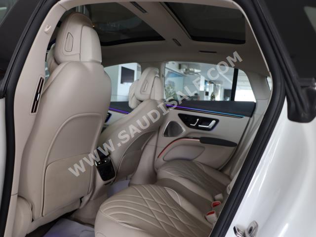 2023 مرسيدس - بنز إي كيو إس 450+