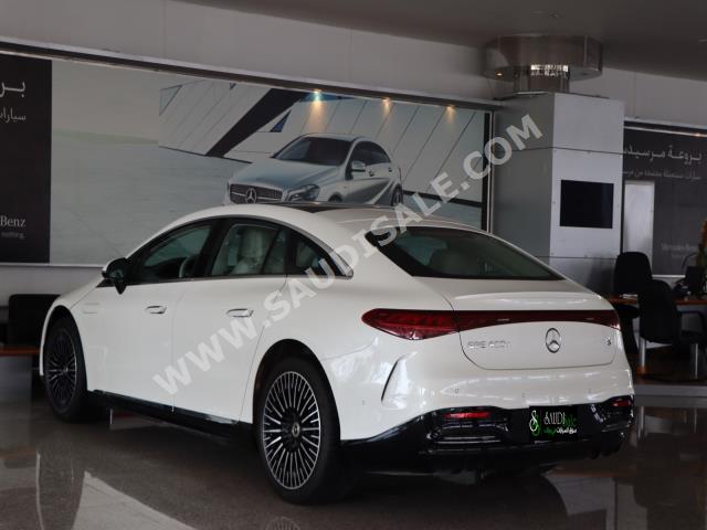 2023 مرسيدس - بنز إي كيو إس 450+