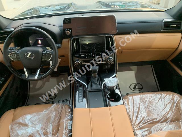 2023 لكزس إل إكس 600