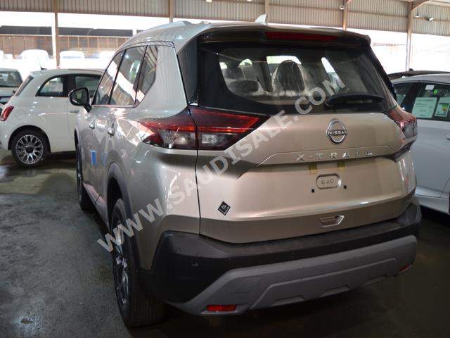 2023 نيسان اكس - ترايل