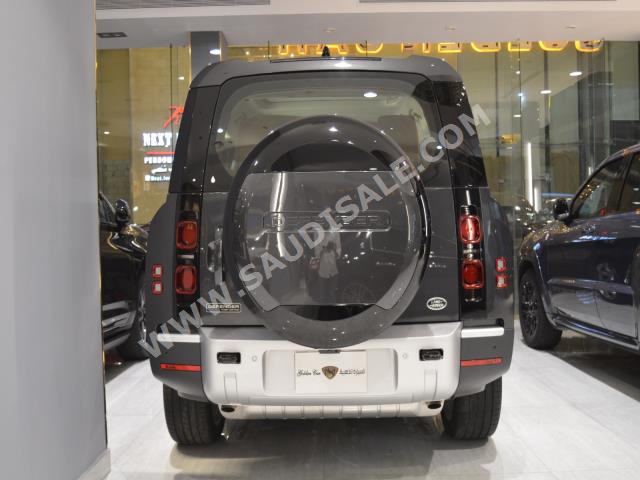 2023 لاند روفر ديفيندر