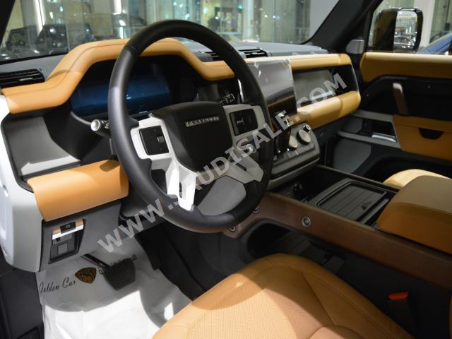 2023 لاند روفر ديفيندر