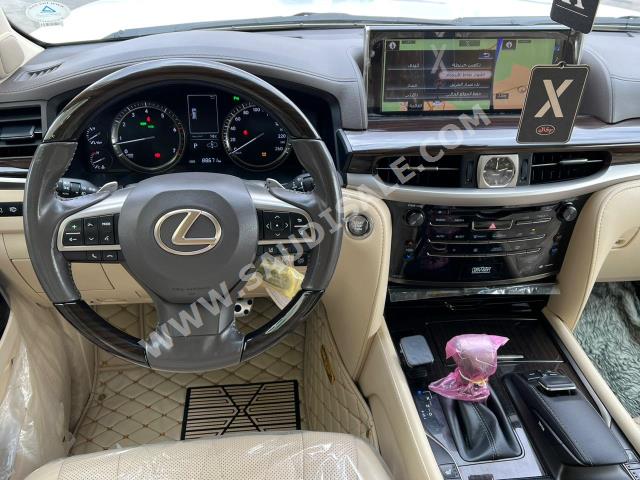 2019 لكزس إل إكس 570 بلاك اديشن