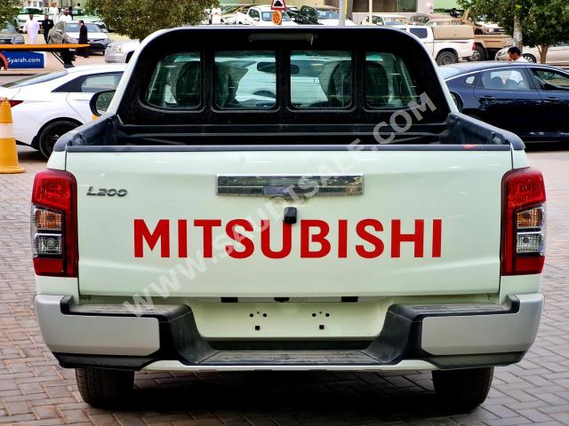 2022 متسوبيشي ال 200