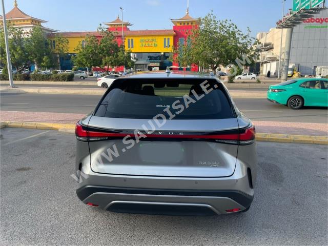 2023 لكزس أر إكس 350