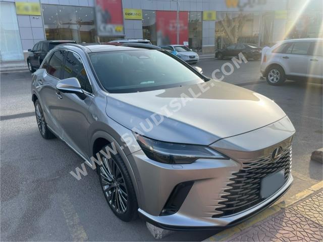 2023 لكزس أر إكس 350