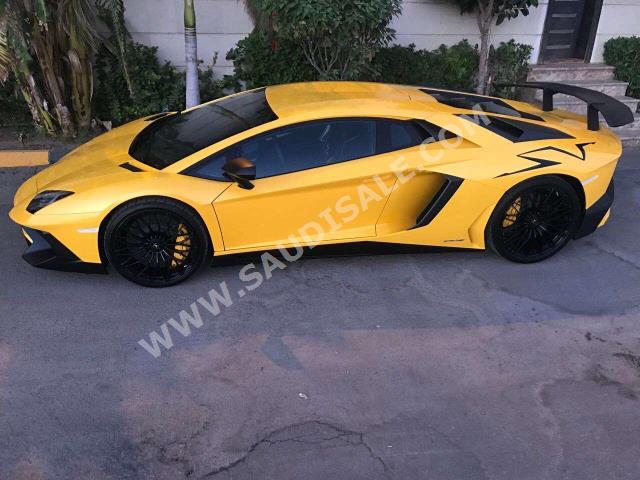 2016 لمبرجيني افنتادور اس في