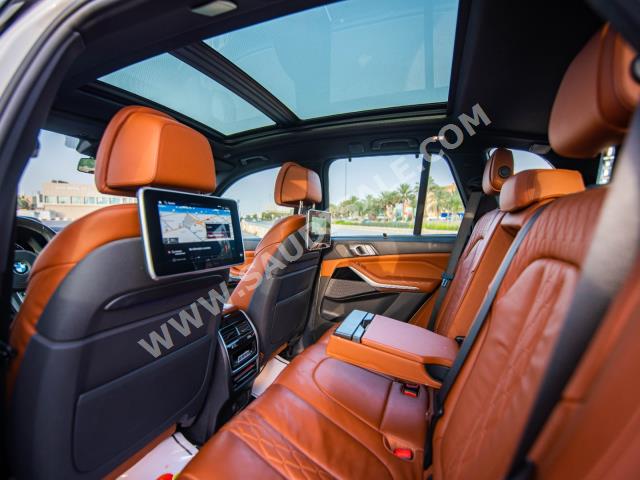 2019 بي ام دبليو الفئة اكس 5 إم