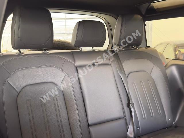 2022 لاند روفر ديفيندر اس