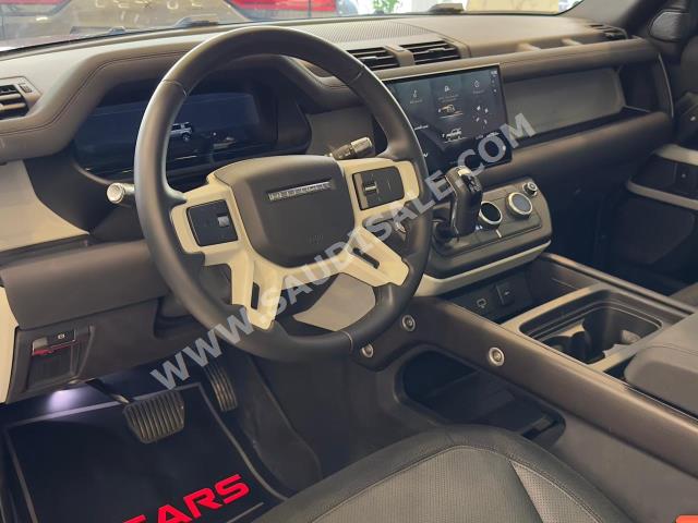 2022 لاند روفر ديفيندر اس