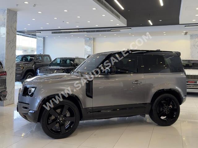 2022 لاند روفر ديفيندر اس