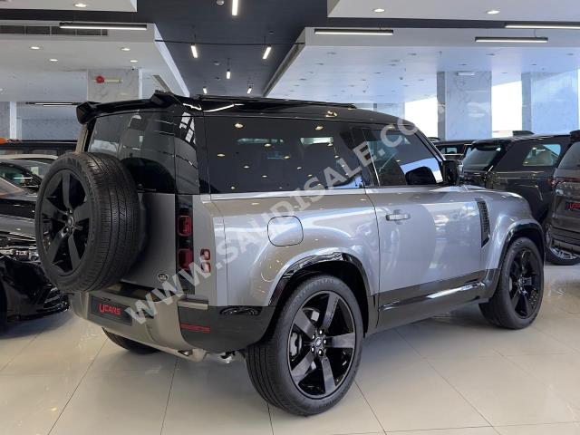 2022 لاند روفر ديفيندر اس