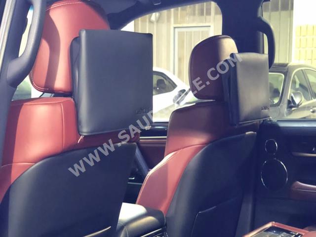 2019 لكزس إل إكس 570