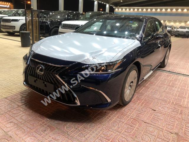 2023 لكزس إي إس 350