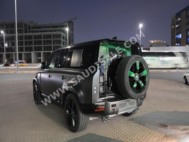 2023 لاند روفر ديفيندر