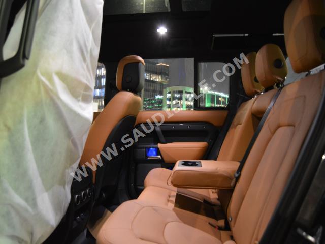 2023 لاند روفر ديفيندر