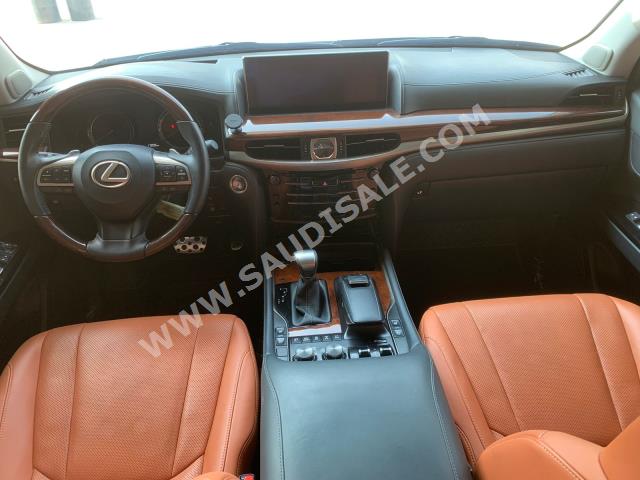 2020 لكزس إل إكس 570