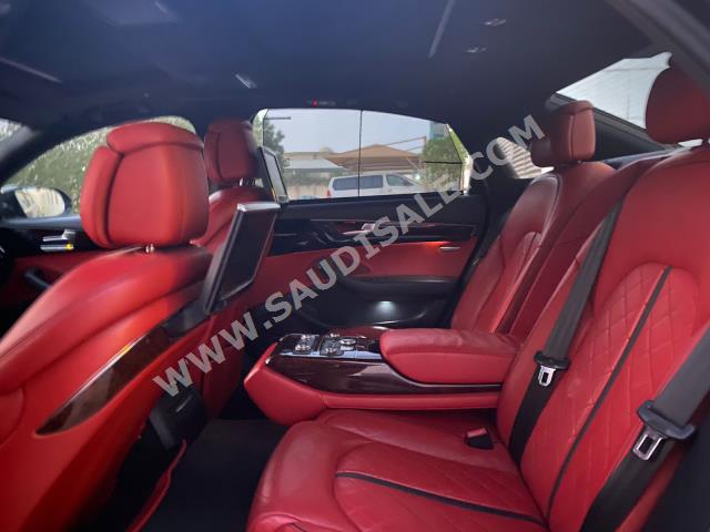 2013 اودي اي 8 ال