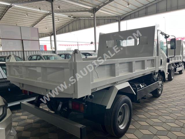 2023 Isuzu Dyna