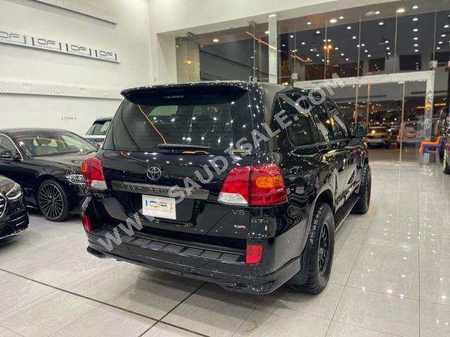 2009 تويوتا لاند كروزر جي اكس ار