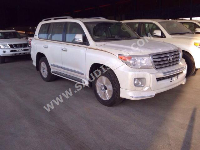 2015 Toyota Land Cruiser GXR