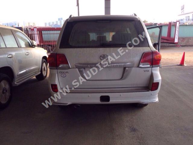 2015 Toyota Land Cruiser GXR