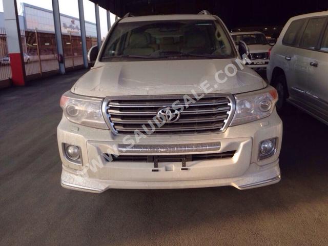 2015 Toyota Land Cruiser GXR