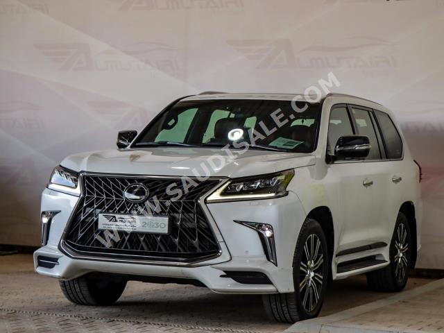 2018 لكزس إل إكس 570 بلاك اديشن