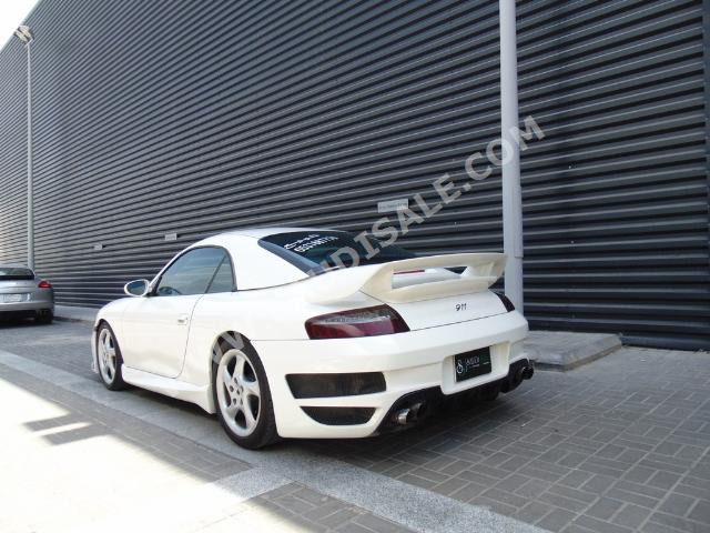 2000 بورش 911 كاريرا