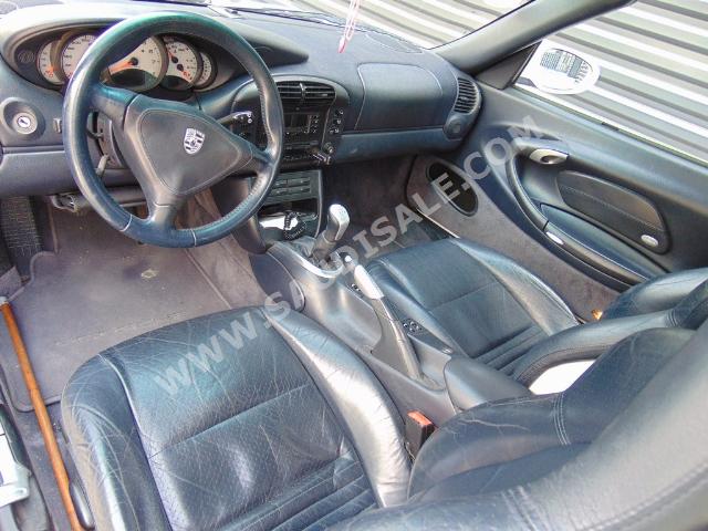 2000 بورش 911 كاريرا