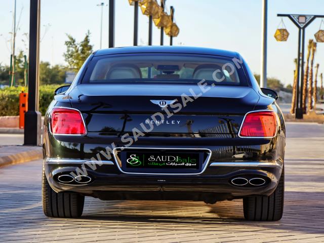 2021 بنتلي كونتيننتل فلاينج سبير