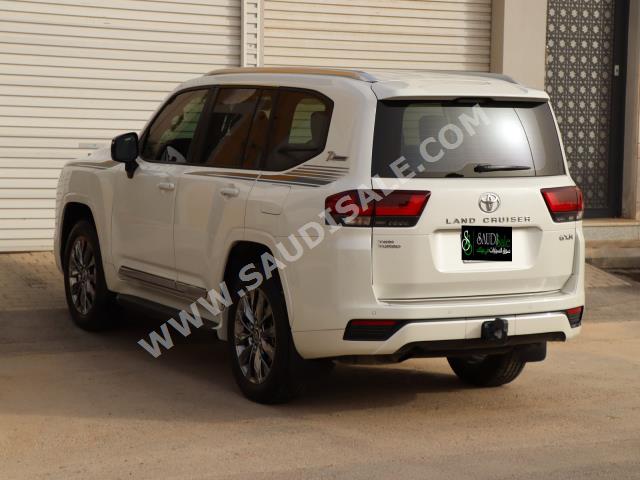 2022 Toyota Land Cruiser GXR