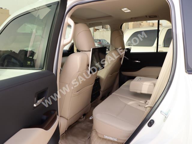 2022 Toyota Land Cruiser GXR