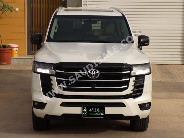 2022 Toyota Land Cruiser GXR