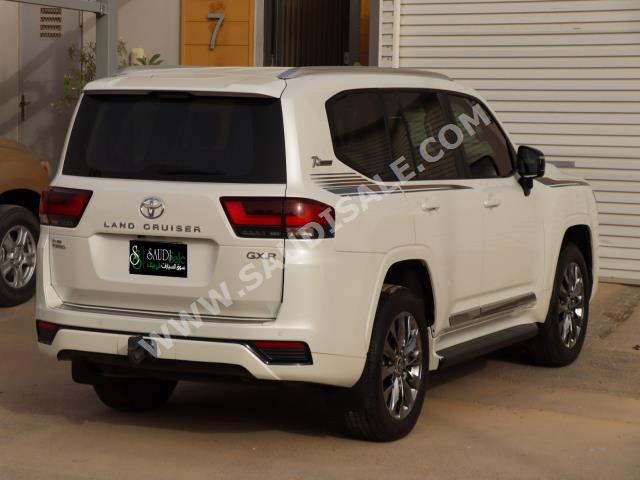 2022 Toyota Land Cruiser GXR