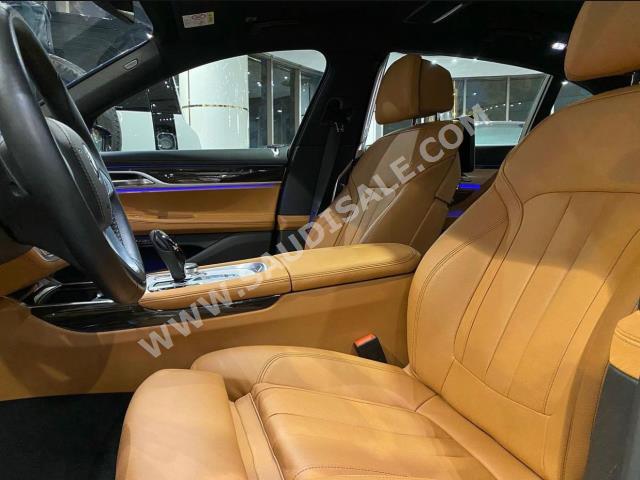 2022 بي ام دبليو الفئة السابعة 730 إل أي