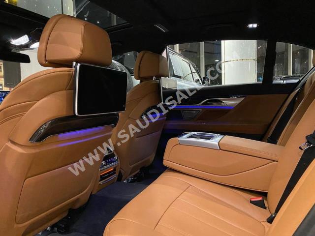 2022 بي ام دبليو الفئة السابعة 730 إل أي