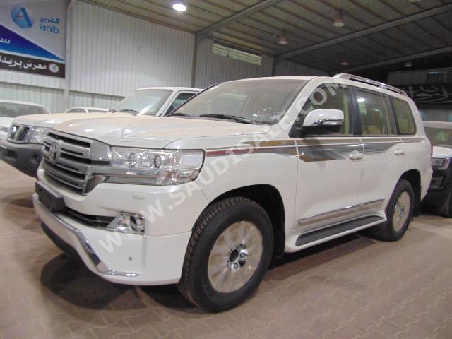 2016 تويوتا لاند كروزر جي اكس ار