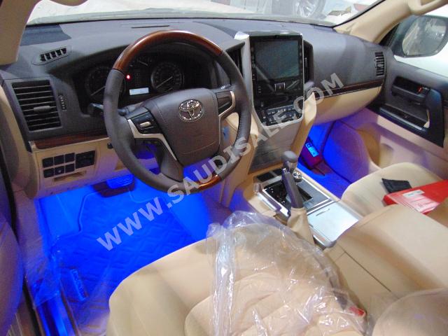 2016 تويوتا لاند كروزر جي اكس ار