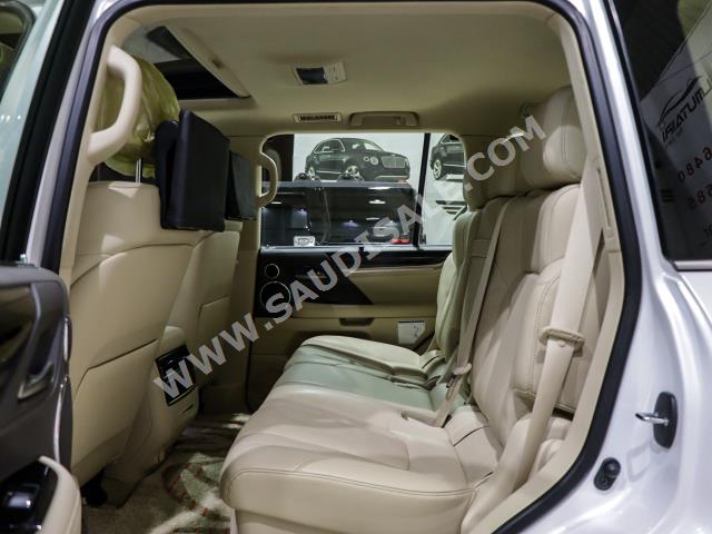 2020 لكزس إل إكس 570 اس