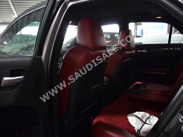 2014 Chrysler 300 SRT