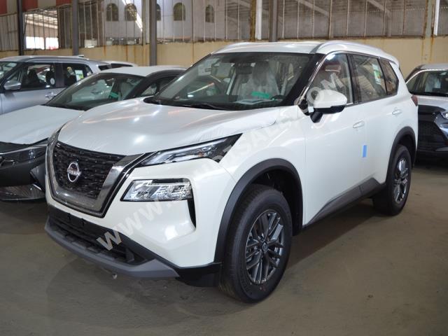 2023 نيسان اكس - ترايل