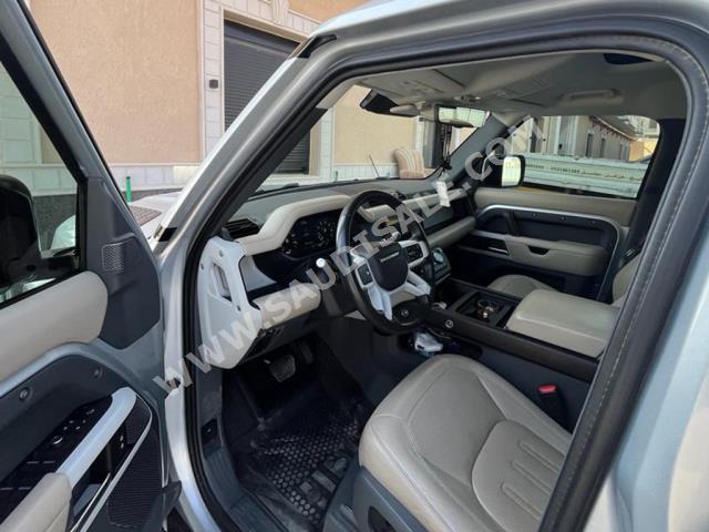 2020 لاند روفر ديفيندر اتش اس اي